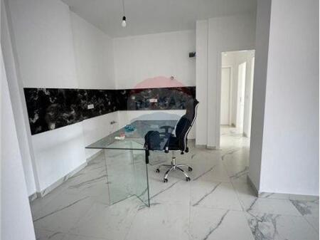 Locale per ufficio in affitto Nuovo Viale Lura