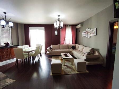 Appartamento 2+1 Completamente Arredato – Piazza Wilson, 6° Piano, 90m²