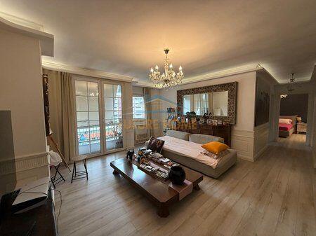 Shitet , Apartament 2+1, Bulevardi Bajram Curri, Tiranë.