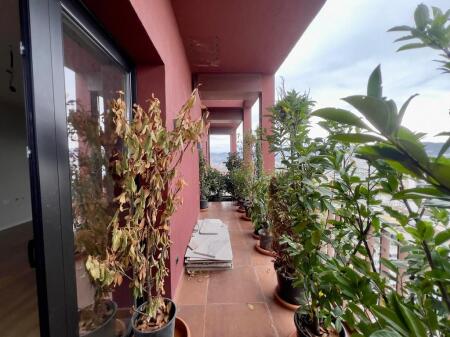 AFFITTIAMO AMBIENTE PER UFFICI PRESSO GARDEN BUILDING! 2.000 € /Mese Sup. Totale 160m2