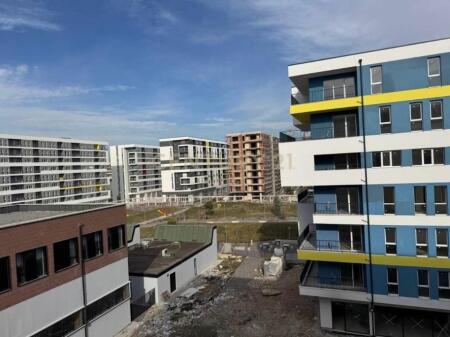 Vendesi appartamento 3+1, Univers City