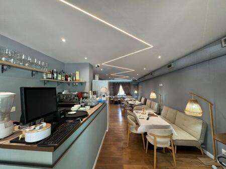 Shitje , Biznesi Bar - Restorant , Tirane , Komuna e Parisit.