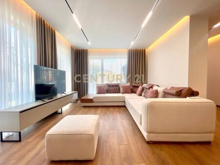 FOR RENT, ATTACHED VILLA AT REZIDENCA FOREST, DRY LAKE!