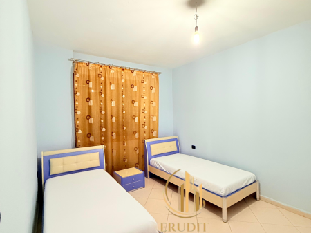  Appartamento 2+1 in Affitto Vicino al Viale Principale, Vlorë 
