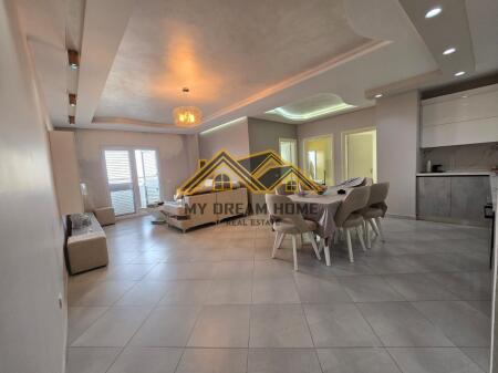 VENDESI APPARTAMENTO 2+1 CENTRO DURRES