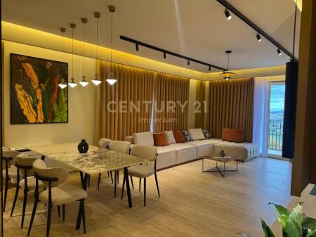 Appartamento di lusso 3+1+4+2 Posti auto in affitto nella Residenza Secret Garde 2700 € /Mese Sup. Totale  200m2