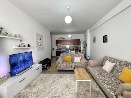 Apartament 2+1 i mobiluar tek KMY, Yzberisht!