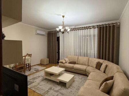 APPARTAMENTO 2+1 IN AFFITTO NEL COMUNE DI PARIGI! 700 € /Mese Sup. Totale 110m2