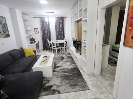 1+1,furnished, commune of Paris, price 650 euro
