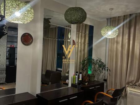 HAIRDRESSING SPACE 40 M2 FOR RENT ON ELBASAN STREET 400 EURO