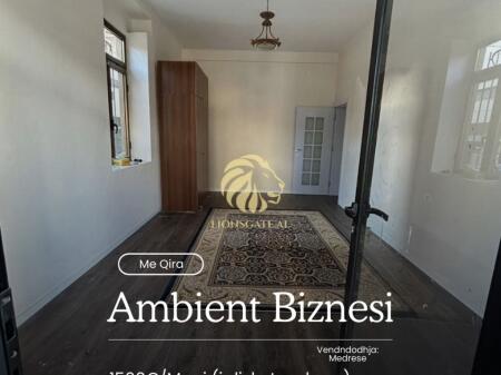  LOCALE COMMERCIALE IN AFFITTO – ZONA DEL MEDRESE