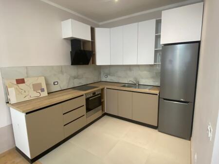 Affittasi appartamento 2+1+2 bagni+1 balcone Via "Irfan Tomini", ultima fermata della nuova Tirana
