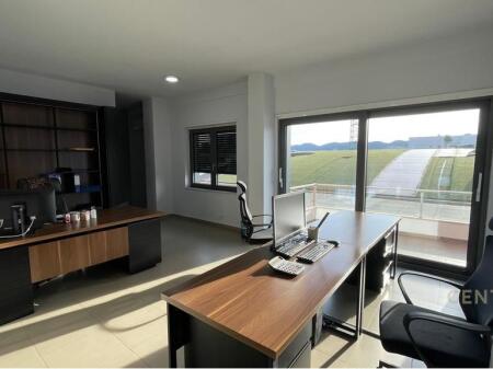 Locale per ufficio in affitto a Zogu i Zi! 1.000 € /Mese Superficie Totale 86m2