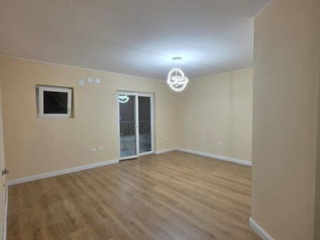 Apartament 2+1 në shitje tek pallatet Karavan, Laprakë, Tiranë - 140,000€