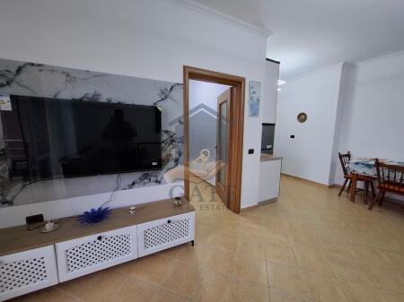 Appartamento 2+1 in affitto – Spiaggia Ilira, 7° piano con ascensore