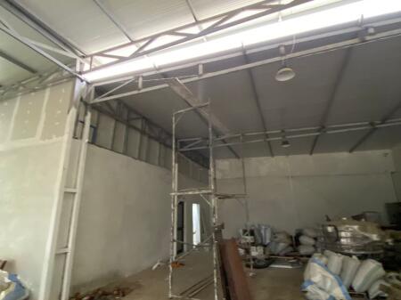 Magazzino 500m2 in affitto