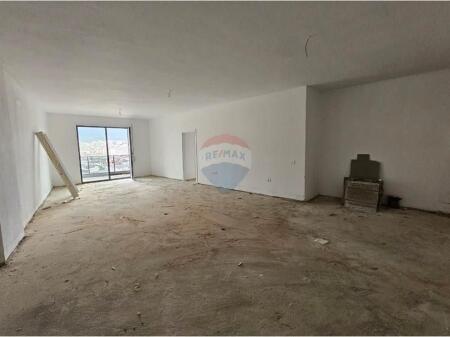 Apartament 3+1 ne shitje tek 5-Maji!