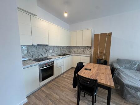 Apartament 1+1, Fusha Aviacionit!