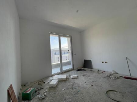 VENDESI APPARTAMENTO 2+1+2 UNIVERS CITY 135.000 EURO