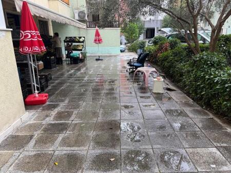 Affittasi negozio di 90 m² presso il Giardino Botanico, Tirana