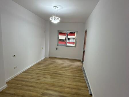  Shitet Apartament 2+1 – Astir, tek Posta  120,000 €