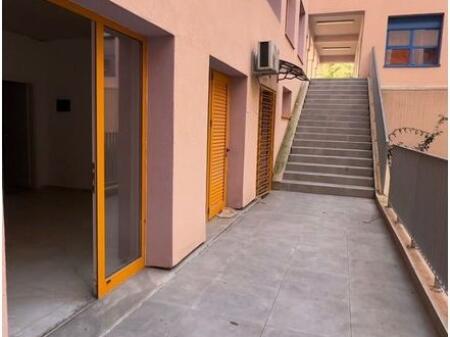 Commercial Space for Rent in Ali Demi at the Mangalem Complex, Tirana 300 € /Month