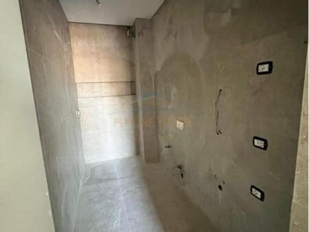 For sale, Apartment 1+1, Barrikadave Street, Tirana.