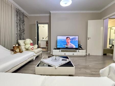 Apartament 2+1 per shitje tek Stacioni i Trenit!
