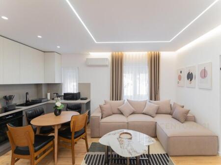 Spazio Moderno 1+1 con Arredamento Lussuoso vicino all'Ambasciata Americana
