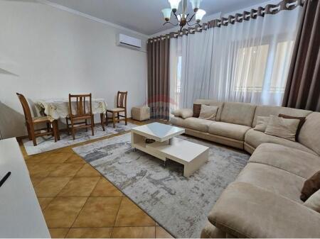 Apartment 2+1 for rent at Komuna Parisit