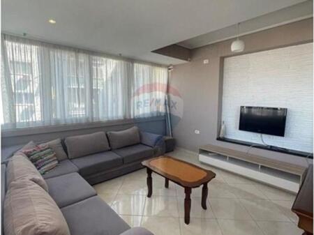 APARTAMENT 2+1 PER SHITJE TEK 21 DHJETORI