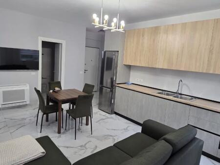 2+1 i mobiluar,kompleksi fz construksion ,liqeni i thate,600 euro