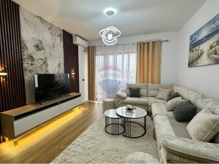  Shitet Apartament 2+1+2 Astir
