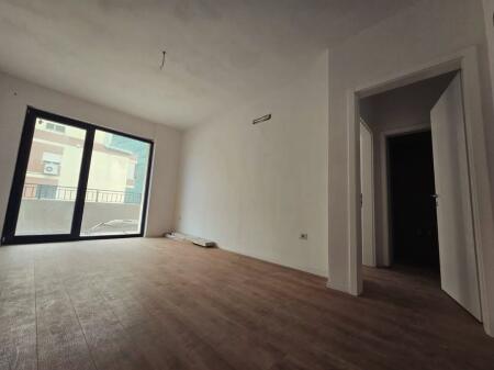 Apartament 1+1 në shitje  Liqeni i Thatë