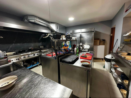 BUSINESS FOR SALE 105M2 "AT THE PARIS MUNICIPALITY" 27,000 EURO (MONTHLY RENT 750 EURO)
