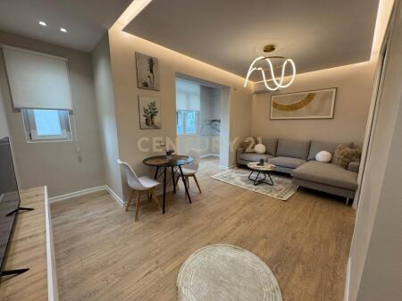 Apartament 1+1 dhe Garsoniere per shitje prane Qendres, Rruga e Barrikadave