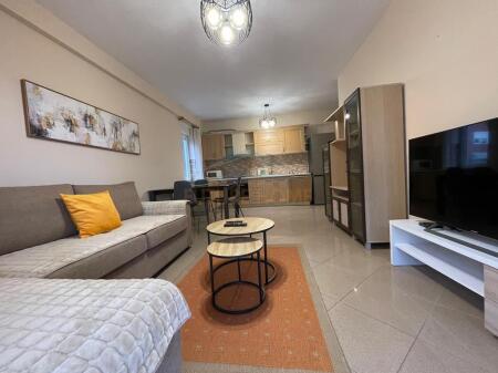 Affitto – Appartamento 2+1+2 + Posto Auto Lago Secco, Tirana