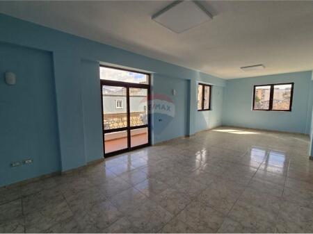 Locale per ufficio in affitto in Via Fadil Rada, ATSH.