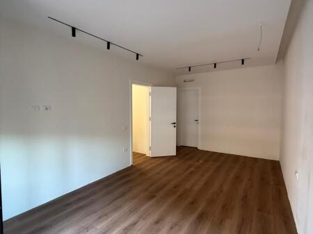 Apartament 2+1+2 + Post Parkimi – Liqeni i Thatë