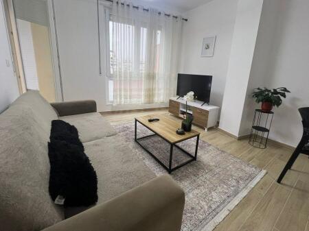 Affitto, Appartamento 1+1, Ex Mercato Elettrico, Tirana.