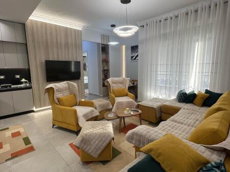  **Appartamento 2+1 in affitto – Centro, vicino a Kafe Flora**