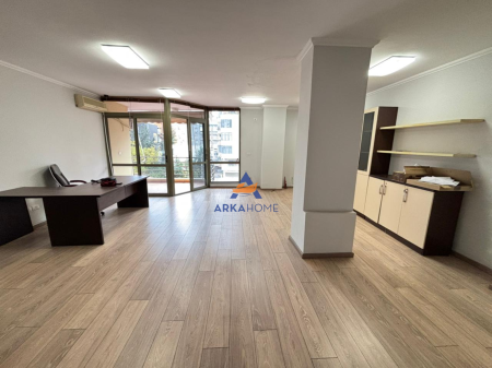 IN VENDITA APPARTAMENTO 2+1 "VIA MUHAMET GJOLLESHA" 258.000 EURO