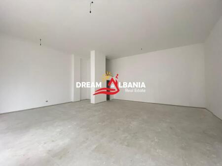 Locale commerciale con veranda in affitto in via Dibra, vicino al complesso Arlis (ID 4271803)