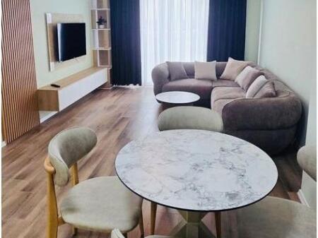 AFFITTASI APPARTAMENTO 1+1, ZOGU I ZI! 700 € /Mese Sup. Totale  77m2