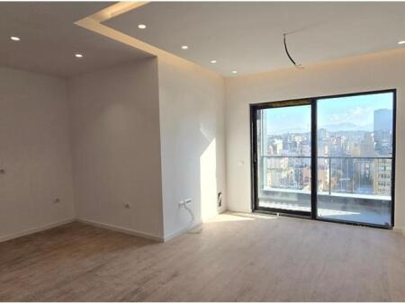 APARTAMENT 2+1+2 TE RRUGA E BARRIKADAVE! 321,000 € Sip. Totale  107m2