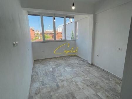 UFFICIO IN AFFITTO 90 M2 NUOVO MERCATO 80.000 LEKE