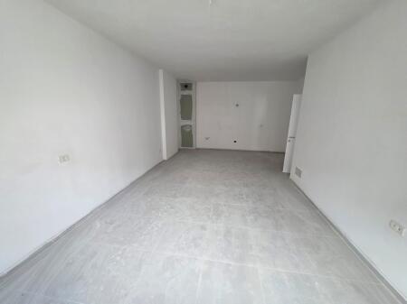 Pazari Ri Shitet Apartament 1+1