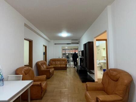 Affittasi appartamento 2+1 – Via Him Kolli