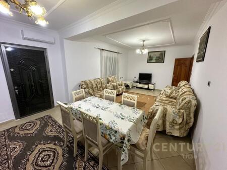 Jepet me Qira Apartament 2+1 tek 5 Maji! 500 € /Muaj Sip. Totale  136m2
