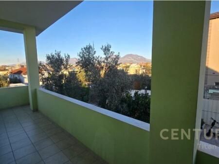 Villa in affitto vicino a Fiori di Bosko, a Don Bosko 700 € /Mese Sup. Totale 355m